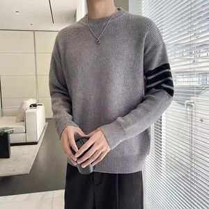 Pulls pour hommes Automne Hiver Col rond Pull solide Pull à vis Lanterne à manches longues Pull tricoté Bureau Lady Tops amples