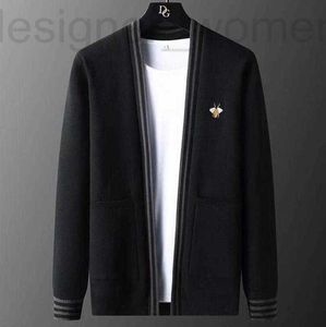 Pulls pour hommes Designer V-cou Cardigan de luxe Mode crop top crânes Spliced Color Knit Jacket