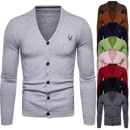 Heren Sweaters Modemerk Mannen Borduurwerk V-hals Knitwear Slim Casual Business Sweater Cardigan Gray Pull Homme Koreaanse kleding