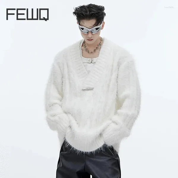 Pulls pour hommes FEWQ V-Col V-Col Mâle Faux Mink Pull Décoration En Métal Pulls À Tricoter Mode Coréenne Élégant Pull Tricots 9C4020