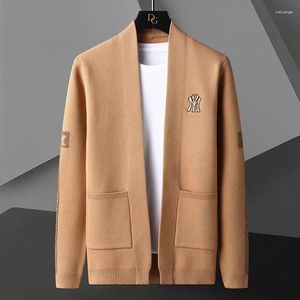 Pulls pour hommes Haut de gamme Marque Broderie Cardigan tricoté Printemps et automne Luxe Mode Châle Casual Polyvalent Pull Manteau Hommes