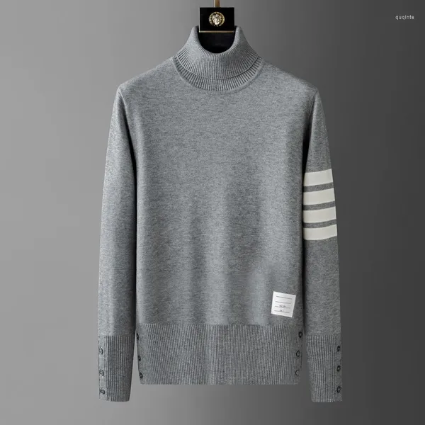 Pulls pour hommes Pull de marque haut de gamme Hommes Col 2024 Automne / Hiver Classique Quatre Stripe Tendance Hem Split Coréen Casual Pull polyvalent