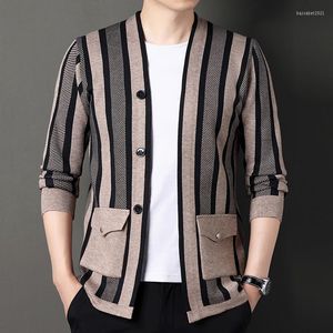 Heren truien high -end luxe heren gebreide vest trendproducten v nek gestreepte klep kwaliteit zakken mode casual slanke trui zwart