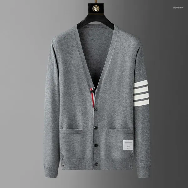 Chandails pour hommes de haute qualité Cardigan tricoté printemps et automne classique rayure tendance coréenne décontractée fente latérale col en v pull manteau