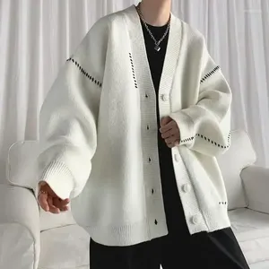 Pulls pour hommes Pull en tricot mâle col en V japonais rétro épissé vêtements cardigan blanc lisse printemps automne coupe ample plus taille rue A