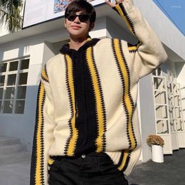 Pulls pour hommes tricotés pour hommes beige rayé homme vêtements molletonnés pulls à capuche cou grande taille élégante coréenne 2023 automne amusant