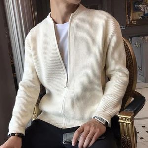 Les pulls masculins tricotés pour hommes veste manteau homme vêtements cardigan cardigan zippe couleur solide zip-up-up swetshirts hivernaux épais élégant cou