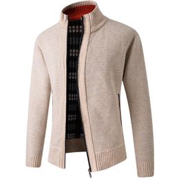 Maglioni da uomo Giacca cardigan maglione con colletto rialzato da uomo in autunno e inverno Versione coreana della giacca maglione sottile in tinta unita 231021