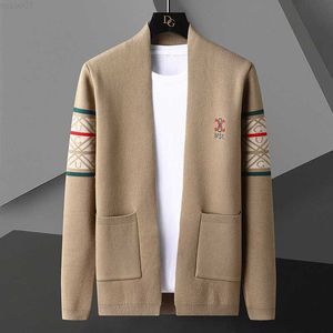 Suéteres de los hombres Nuevo Otoño Invierno Cárdigan de cachemira de lujo Hombres Diseñador Suéteres de punto Hombres de alta calidad Guapo Suave Cálido Cárdigans masculinos Chaquetas L230719