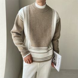 Sweaters de hombres o cuello jaleo de color coreano Color Geometría de huellas a rayas Hombres de tejido de punto Homme Otoño Invierno Marca 220927