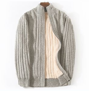 Les pulls masculins plus la taille d'agneau d'agneau hiver d'hiver chasqueurs en coton noir tricoté en polyester épaississent le cardigan chaud mâle