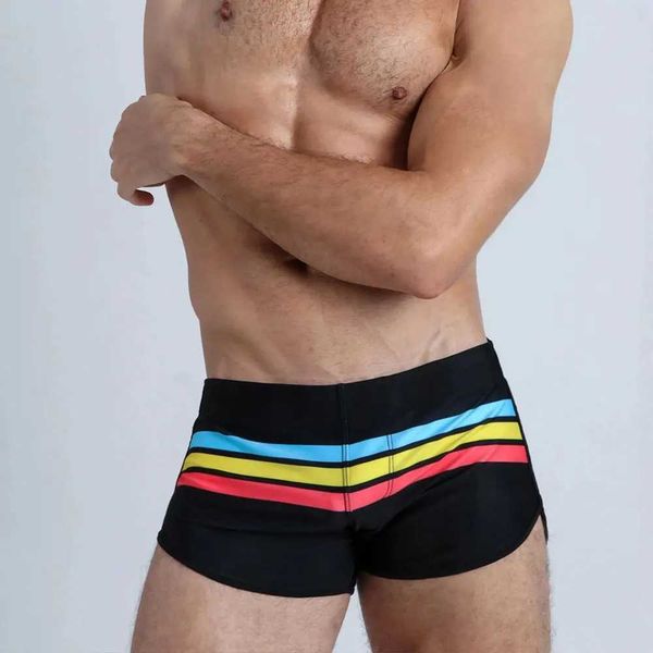 Swimwear masculin 2022 Nouveau homme de natation pour hommes pantalons de veste d'été Sexy plage de surf de surface tissu Q240429