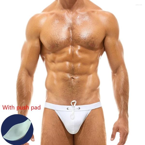 Maillots de bain pour hommes Européens et américains High-Cut Simple Sexy Triangle Maillot de bain Mesh Taille basse Bikini saillant pour les bodybuilders