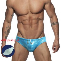 Maillots de bain pour hommes Européens et américains Sexy Faux cuir Sequin Tight Shorts de bain Discothèque Show Sous-vêtements Été Taille basse Plage J220913