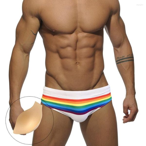 Maillots de bain pour hommes Mode Triangle Shorts de bain Jeunesse Station balnéaire Printemps Maillot de bain Européen et américain Maillot de bain à séchage rapide