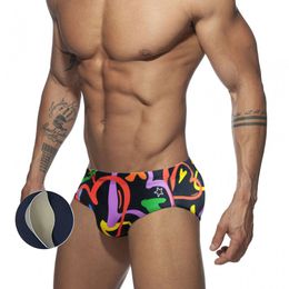 Maillots de bain pour hommes Graffiti Color Lines Love Maillot de bain European American Fashion Trend Beach Surf Bikinis Swim With Push Pad 230707