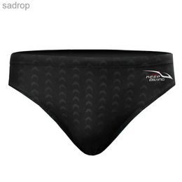 Swimons de maillots de bain masculins Skin Swimming Competition Tissu Mens Sports Backbone Biscuit imperméable MAINTURATION DESSUIR MAISON SÉCHEUR RAPIDE