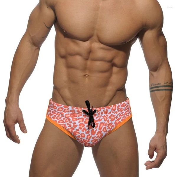 Traje de baño para hombres Sexy de cintura baja Hombres Marca Natación Push-up Pad Swim Troncos de cintura baja Calzoncillos Boxers Leopard Venta Verano