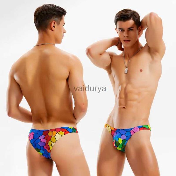 Traje de baño para hombres WD280 Estampado de vidrieras Hombres sexy Traje de baño Bikinis Caliente Cintura baja Apretado Medio paquete Trajes de baño de cadera Hombres gay Tanga Trajes de baño Calzoncillos YQ231102