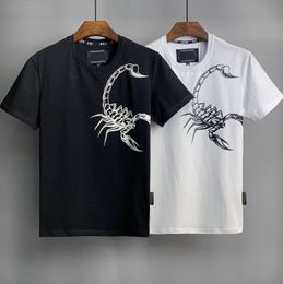T-shirt masculin Designer Summer Loose Vêtements de t-shirt T-shirt Fashion Top 2022 Casual Costre Letter Shirt Luxury Street Shorts Cloths D5 D5