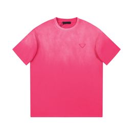 Camiseta para hombre, logo de parche de manga corta en negro y rosa degradado de verano, estilo simple y moderno para hombres y mujeres, estilo suelto y casual