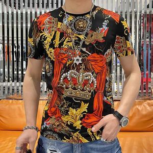 T-shirts hommes 2022 Tendance Marque Mode Baroque Imprimer Strass T-shirt à manches courtes de haute qualité Tee-shirt Homme Luxe Summer Tshirt pour hommes J240319
