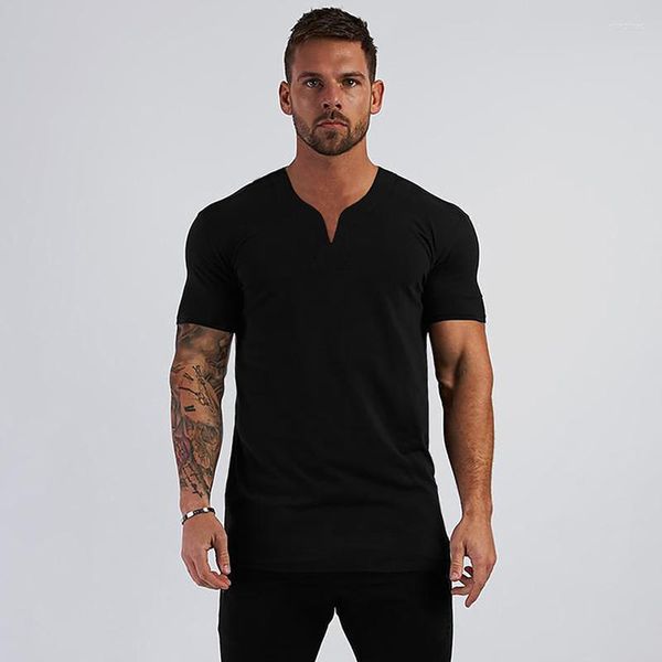 T-shirts pour hommes 2023 arrivées d'été col en V à manches courtes hommes chemise Slim Fit mode T-shirt maigre décontracté vêtements de sport Fitness T-shirt