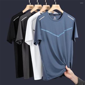 T-shirts pour hommes 2023 Été Cool T-shirts Hommes Respirant T-shirt à manches courtes Mode Casual Chemise de course Mâle Tops T-shirts Plus Taille 5XL