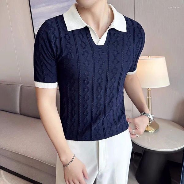 T-shirts pour hommes 2023 Summer Fashion Trend Stripe Tricoté T-shirt à manches courtes Col V 2 Couleur Chemise Slim Fit Haute Qualité Tshirt M-3XL