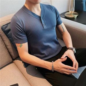 Camisetas para hombre 2024 Estilo británico Ocio de verano para hombres Camisetas de manga corta Hombre Slim Fit Cuello en V Casual de negocios Tamaño de la UE XS-XXL