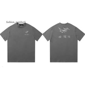 Camisetas para hombres Arc T Shirt Diseñador Arcterxy Ropa Tees Edición Bird T Shirt 2023S Moda versátil Arctery Marca Classic Colorful Print Loose Unisex D6ib 130