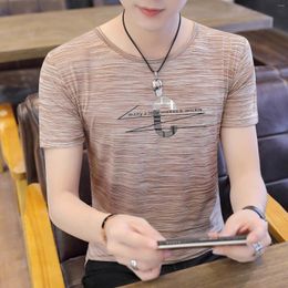 Camisetas para hombre, camiseta de manga corta de estilo británico, versión coreana delgada de verano para hombre, camisa de media manga de tendencia