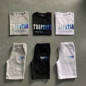 Heren T-shirts Kostuum Trapstar T-shirt Dcontract Pour Hommes Vtements De Sport Ensembles Manches Courtes Short En Sports Motion design 55ess