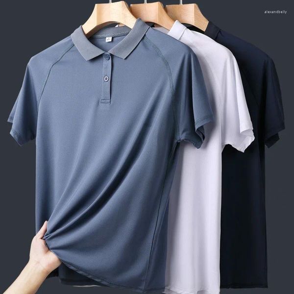 T-shirts pour hommes Le polo préféré de papa avec un col et un t-shirt à manches courtes en soie glacée. Moitié décontractée de couleur unie d'été