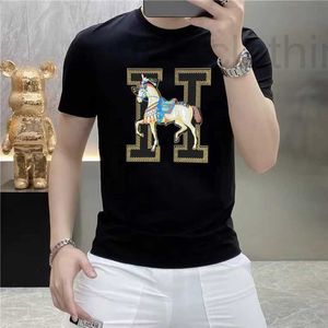 T-shirts voor heren Designer merk high-end T-shirt met ronde hals en korte mouwen voor heren in de zomer, dunne stijl, nieuwe Koreaanse stijl Modieus jeugd slim fit half onderhemd O5EA