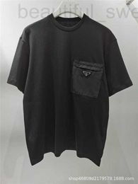 T-shirts pour hommes Designer High Edition Marque de mode Pra P Famille Demi-manche Top Zipper Pocket Triangle Lettre et Col rond T-shirt court Loose Fit 9N0K