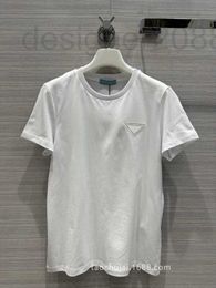 T-shirts pour hommes Designer Haut de gamme Femme Casual Simple Polyvalent Dentelle Triangle T-shirt à manches courtes Top LZW5
