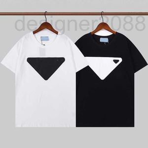 T-shirts pour hommes Designer Hommes T-shirts pour femmes Lettres d'étiquette triangle T-shirt homme Paris Fashion Top Quality Tees Street T-shirts de luxe à manches courtes blanc noir EA7R