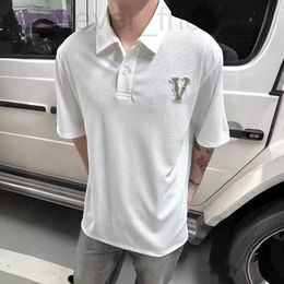 T-shirts masculins Designer la version correcte de LVJIA 24SS Spring / été Nouveau produit brodé et décoré Shirt Poplin Polo Tripted, Unisexe Polo Trend 824A