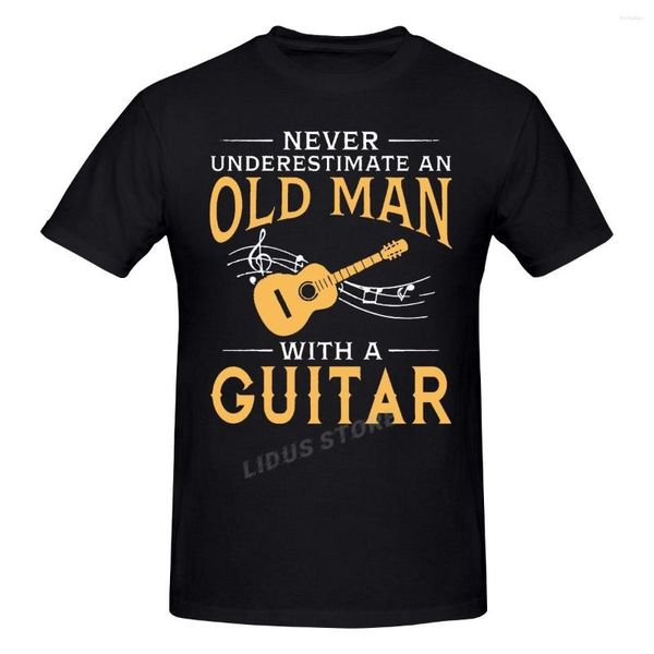 Camisetas para hombre, moda de ocio, nunca subestimes a un anciano con una camiseta de guitarra, ropa de calle Harajuku, camiseta gráfica de algodón, camiseta de marcas