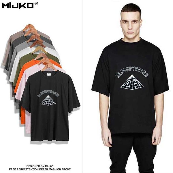 T-shirts masculins Fashion Oversize Design T-shirt Men Chris Brown Black Pyramid Lettre imprimé T-shirt Skateboard Hip Hop Short Slve Tops Y240429