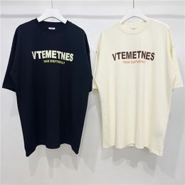 T-shirts pour hommes de bonne qualité ss Vetements Think Dieftrefnly T-shirt Hommes 1 1 T-shirt femme avant blanc dos Vetements Tee VTM Vêtements pour hommes 230803