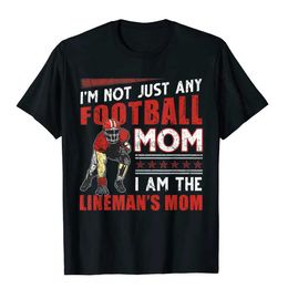 T-shirts pour hommes Je ne suis pas n'importe quelle maman de footballeur. T-Shirt maman monteur de ligne T-Shirt plus récent coton personnalisé hommes t-shirts personnalisé