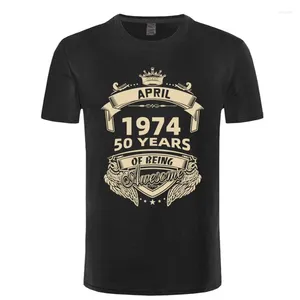 T-shirts pour hommes en 1974, 50 ans d'être une chemise géniale, janvier février avril mai juin juillet août septembre octobre novembre décembre