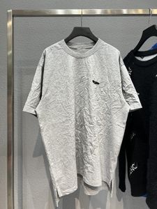 Camisetas para hombre con logo bordado invertido, camiseta ligera plisada de alta temperatura abierta de lujo, camiseta de manga corta para hombre y mujer