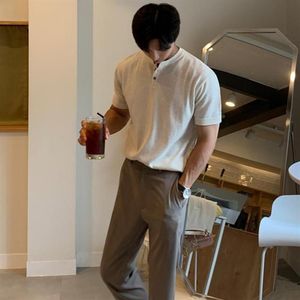 T-shirts pour hommes lâche solide bouton mode coréenne revers à manches courtes chemise hommes décontracté Simple marron basique T-shirt 2023Men'2316