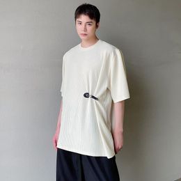 Camisetas para hombres Pliegues casuales para hombres Camiseta Estilo coreano Personalidad Pestañas ajustables Diseño de color sólido Diseño de punto de nicho de moda TopsMe
