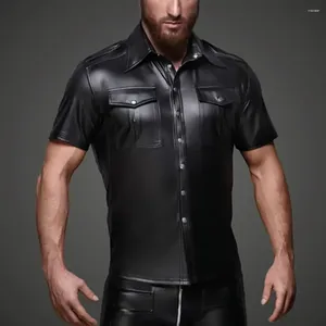 T-shirts pour hommes T-shirt en cuir brillant pour hommes, plus la taille à manches courtes brillant PVC Tops mâle col rabattu façonnant latex manteau décontracté Sexi