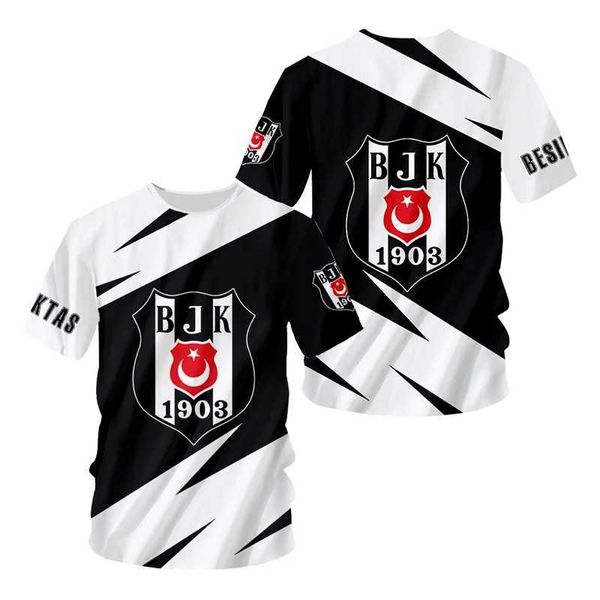 T-shirts masculins T-shirt masculin 3D HARAJUKU BESIKTAS T-shirt graphique de football Y2K Impression numérique Summer Trkiye Istanbul T-shirt de design surdimensionné J240402