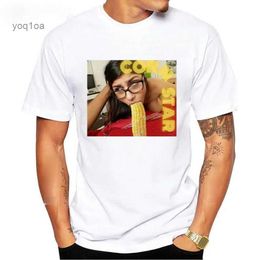 T-shirts pour hommes Mia Khalifa Suck Corn Humour Imprimer T-shirt Mode d'été Hommes à manches courtes drôle Casual Tops blancs Vintage Hip Hop Style Boy Tees